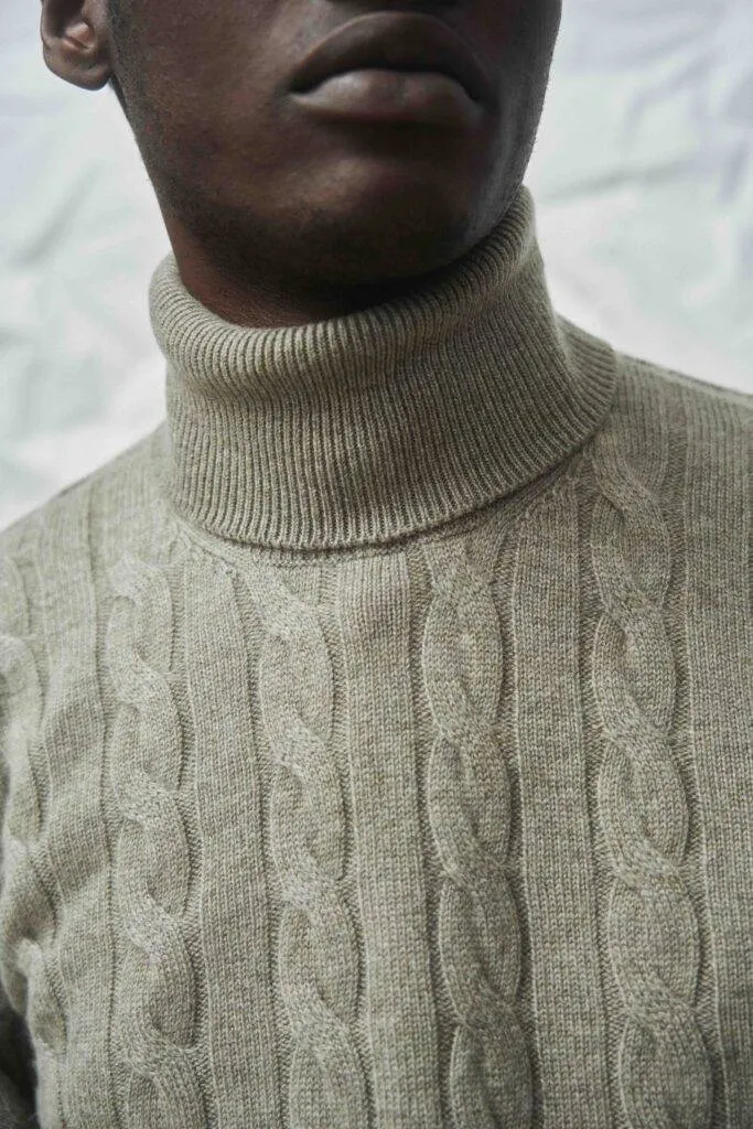 L. Moss Green Cashmere Rollkragen Knit — Monokel Berlin