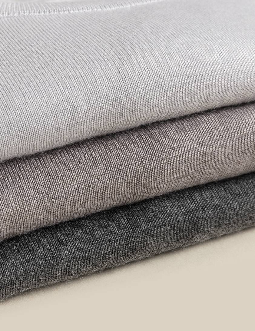 Kaschmir vs. Merino — Welches Material passt zu dir?