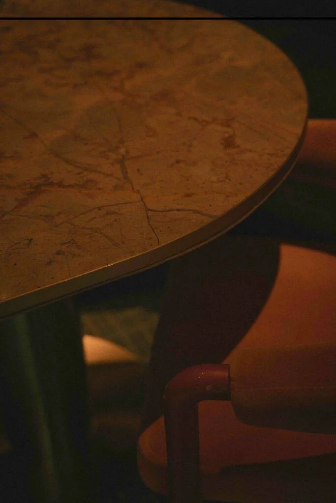 Marineblauer Casual Utility Maßanzug aus Stretch-Cord — Monokel Berlin