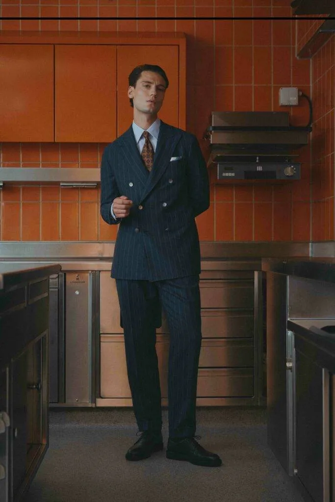 Petrolfarbener bi-elastischer Kreidestreifen Maßanzug — Monokel Berlin