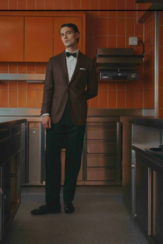 Karamellfarbenes Seiden-Woll-Sakko mit Mikrodesign — Monokel Berlin