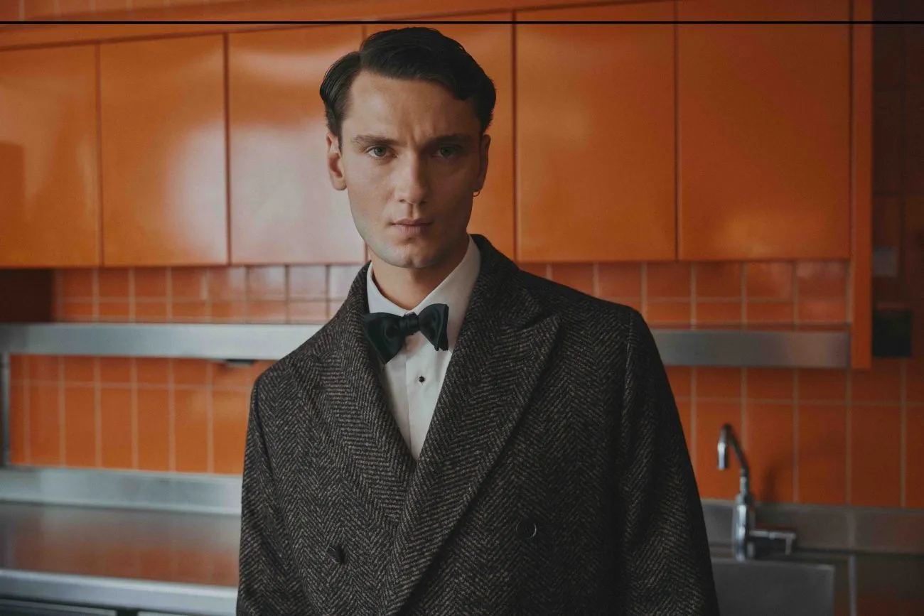 Marineblauer Casual Utility Maßanzug aus Stretch-Cord — Monokel Berlin