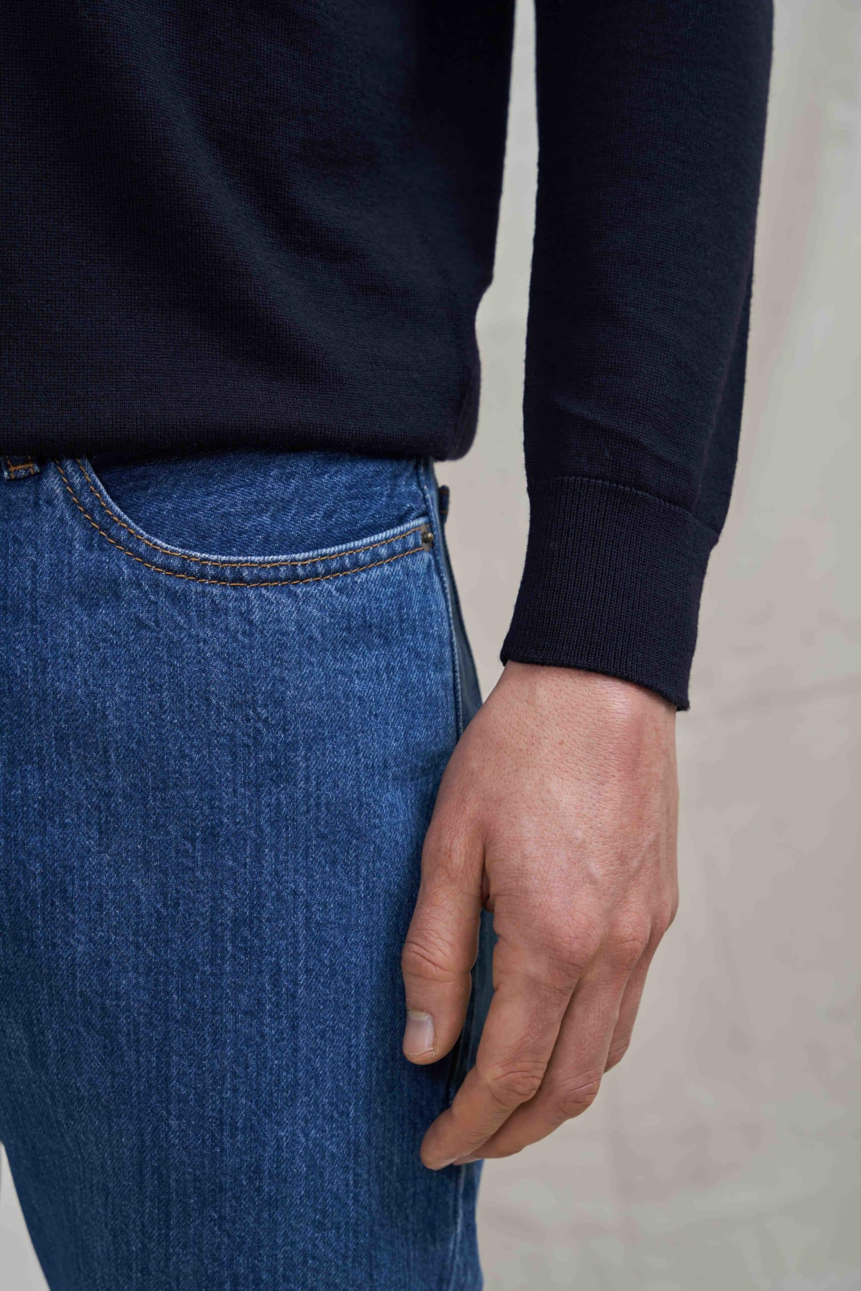 Marineblauer Merino-Rollkragenpullover