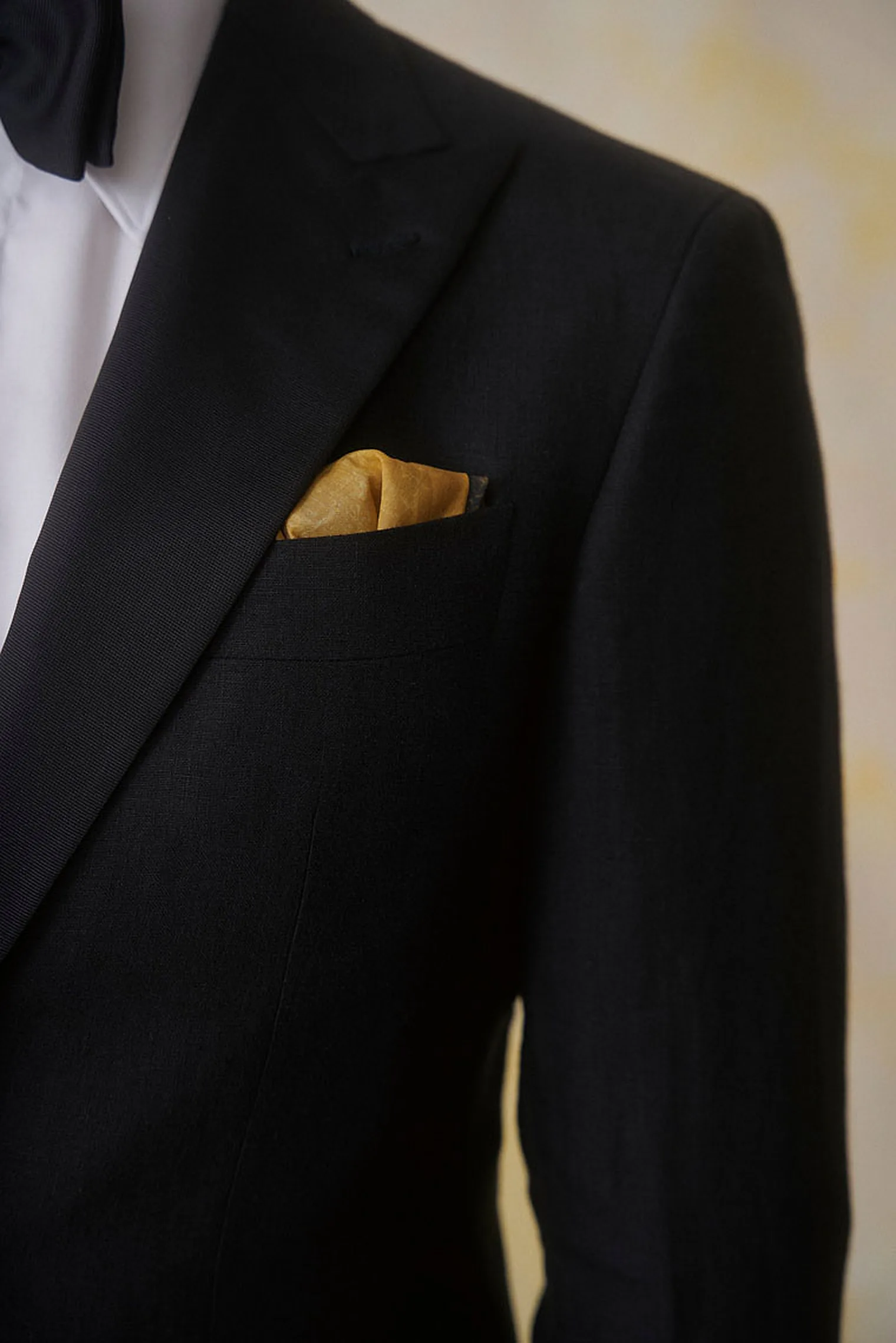 Schwarzer Smoking aus 300g Leinen — Monokel Berlin