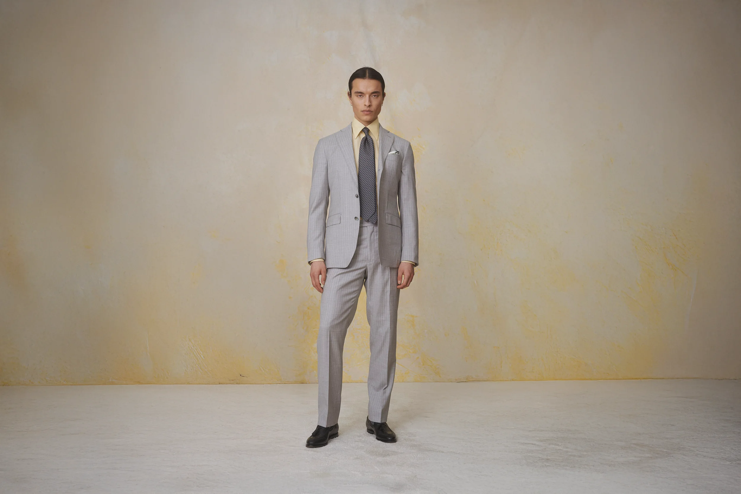 Navy Hose + Knit-Polo + Khaki Irish Linen Safari Jacket — Monokel Berlin