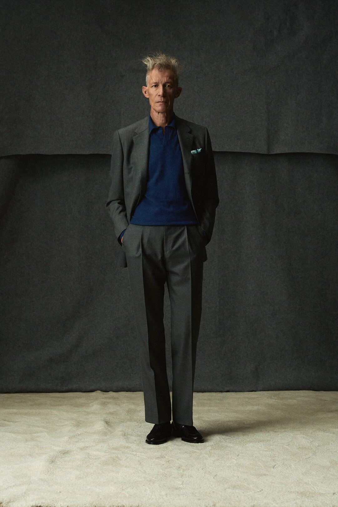 Grey Twill Anzug mit Medium Blue Knitwear, Ansicht 3