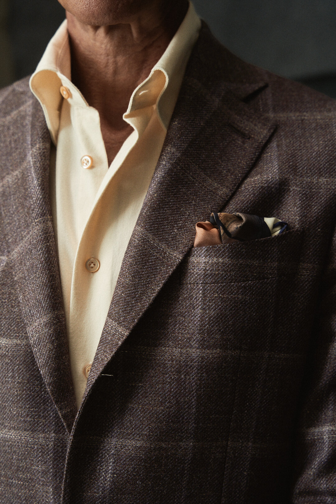 Purple Sharkskin Sakko mit Cream Flannel Hemd und Hose, Ansicht 5