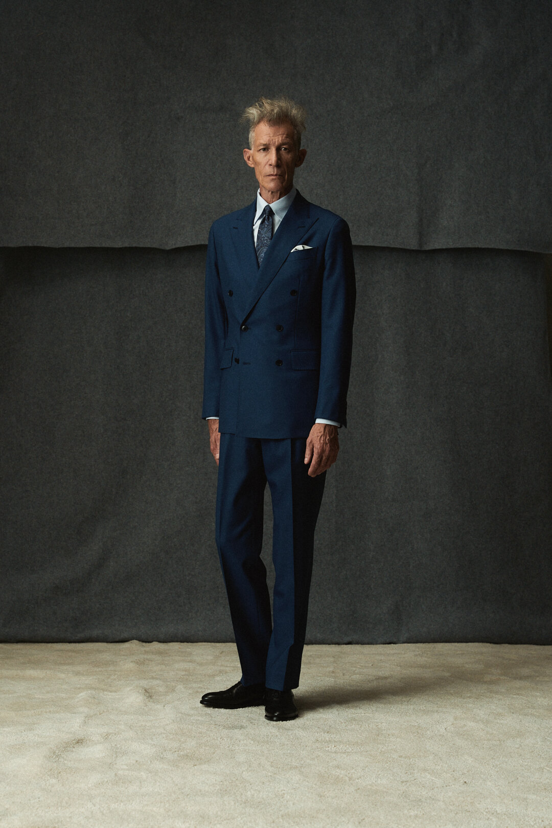 Petrol Blue Wool Double Breasted Anzug mit Light Blue Poplin Fil-A-Fil Hemd, Ansicht 4