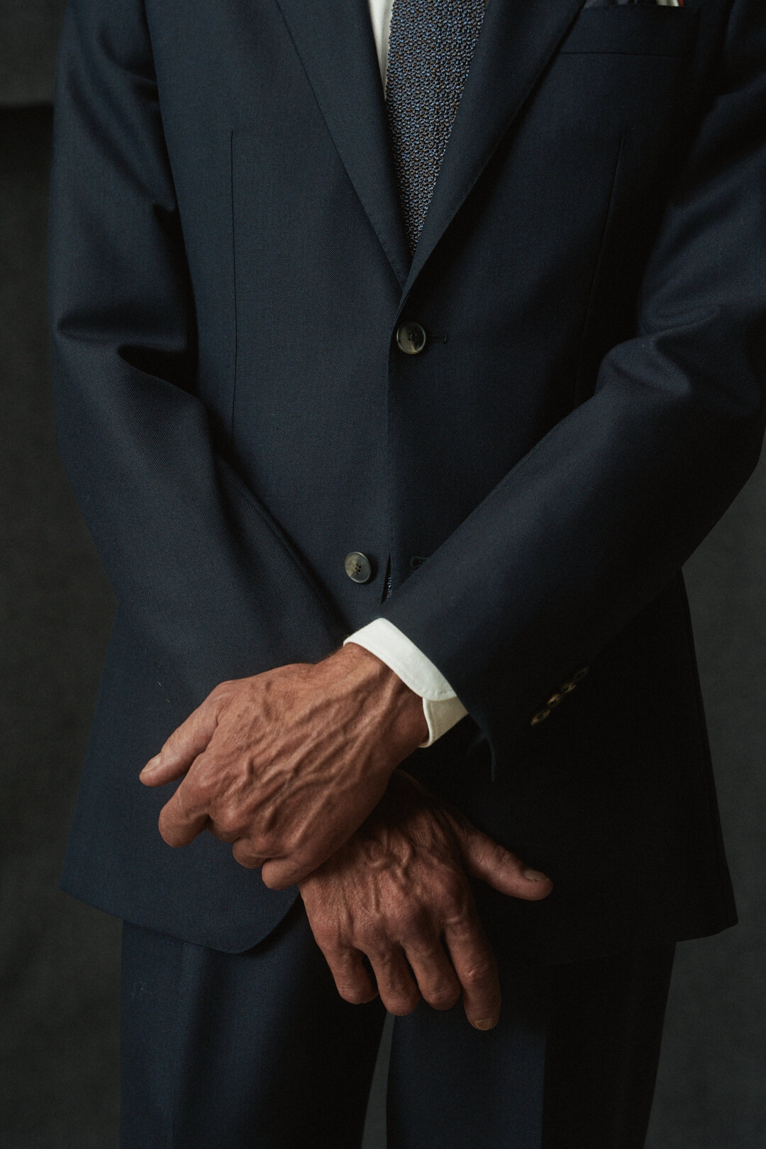 Midnight Blue Sharkskin Anzug mit White Oxford Hemd, Ansicht 6