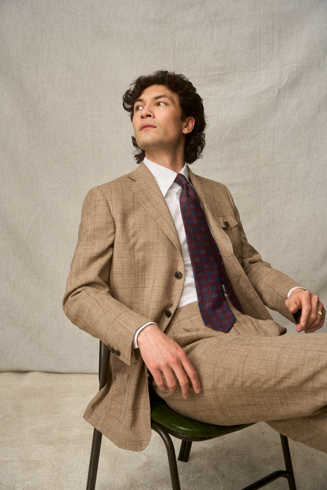 Brown-Sand Glencheck Anzug mit Oxford-Hemd — Detail