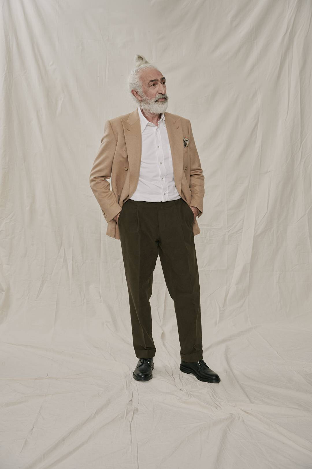 Beiges Maßsakko aus Kamelhaar — Monokel Berlin