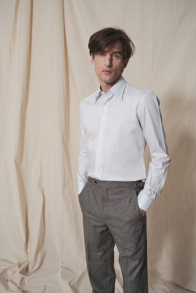 Blau-weiß gestreiftes Maßhemd aus Baumwollmischung