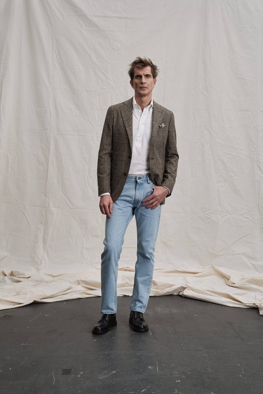Alpaka Wool Glencheck Broken Suit mit Washed Jeans — Monokel Berlin