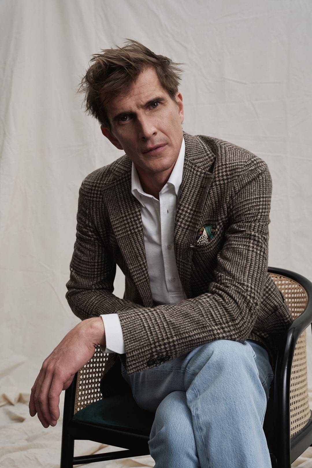 Alpaka Wool Glencheck Broken Suit mit Washed Jeans — Monokel Berlin