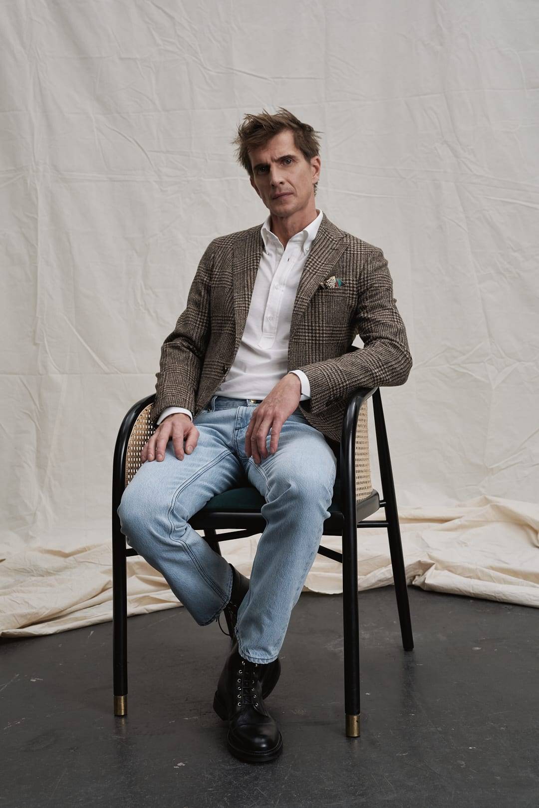 Alpaka Wool Glencheck Broken Suit mit Washed Jeans — Monokel Berlin