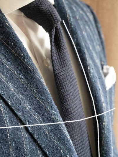 Revers und Brust Passform