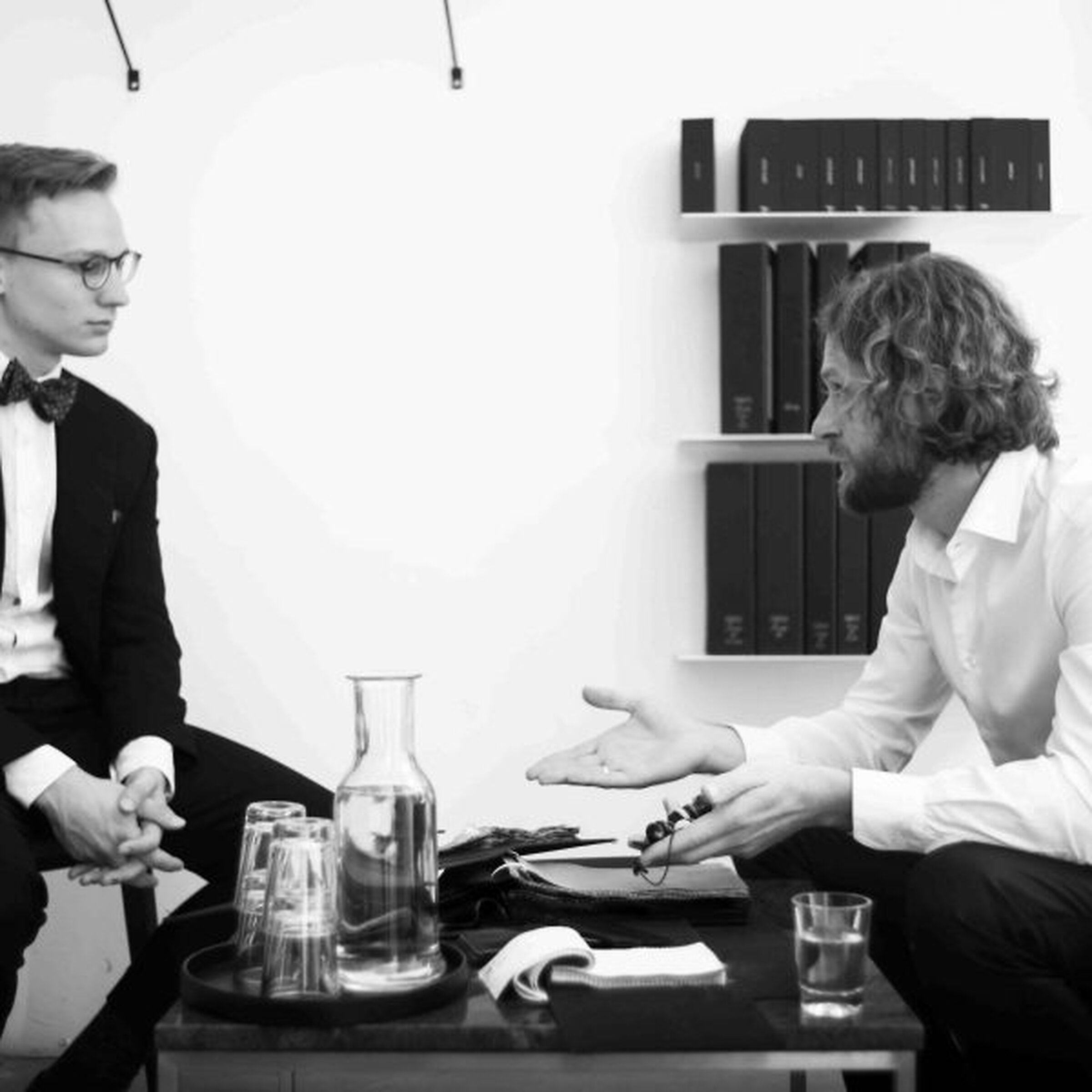 Beratung im Monokel Berlin Store — Stoffwahl und Stilistik für Corporate Fashion