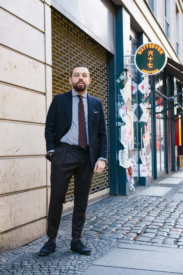Monokel Berlin Store Schaufenster Rosenthaler Straße bei Nacht in Berlin-Mitte