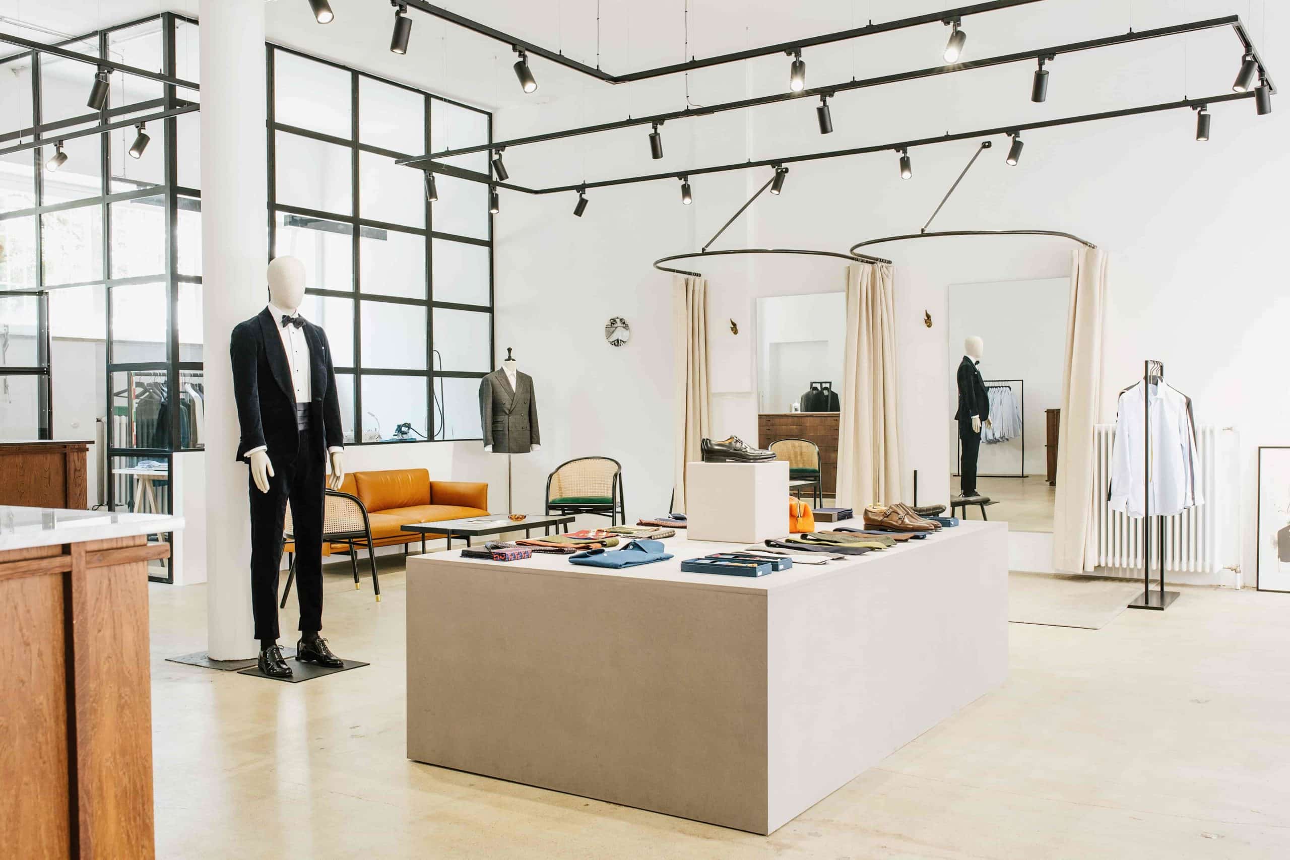 Innenansicht des Monokel Stores mit eleganter Einrichtung