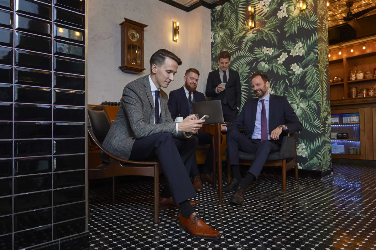 Venture Idea Corporate Fashion – Maßkonfektion für Innovationsberatung von Monokel Berlin